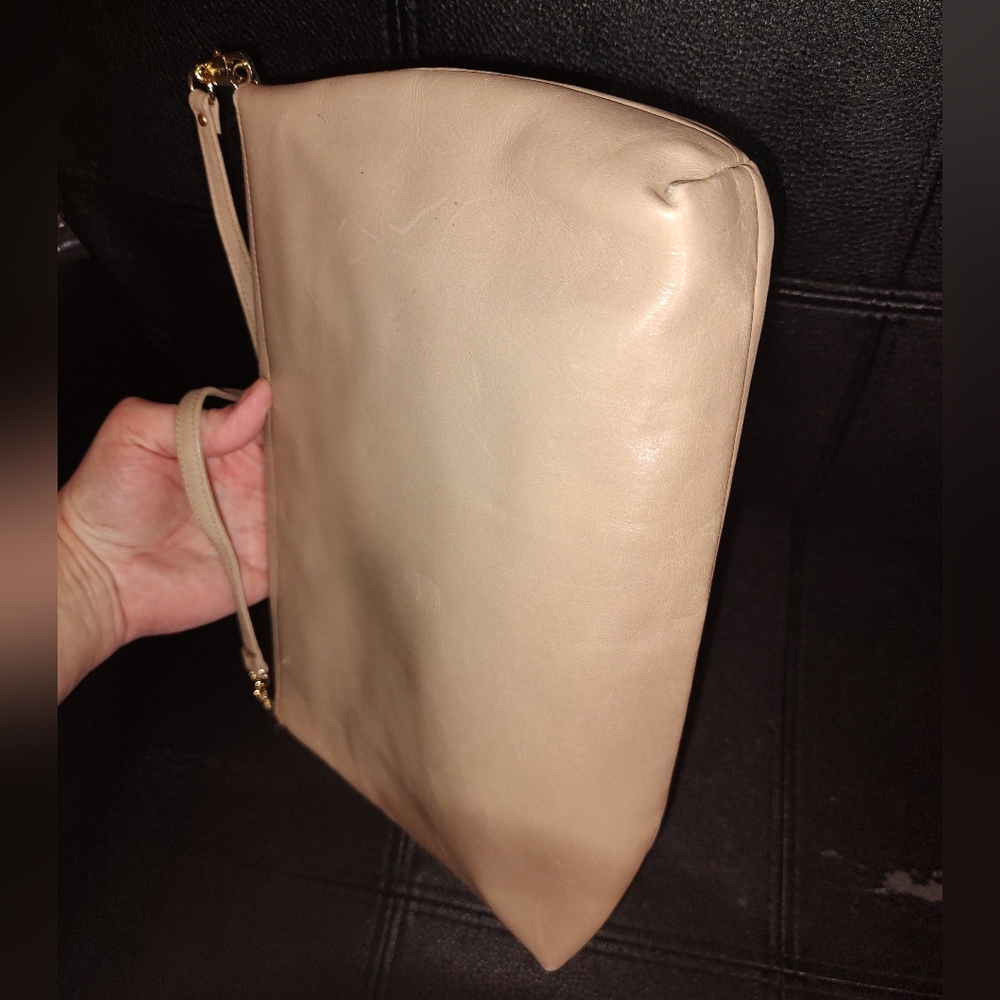 Salvatore Ferragamo Vintage 80's EUC+ Firenze 8 Beige Leather Crossbody Bag - Picture 7 of 12